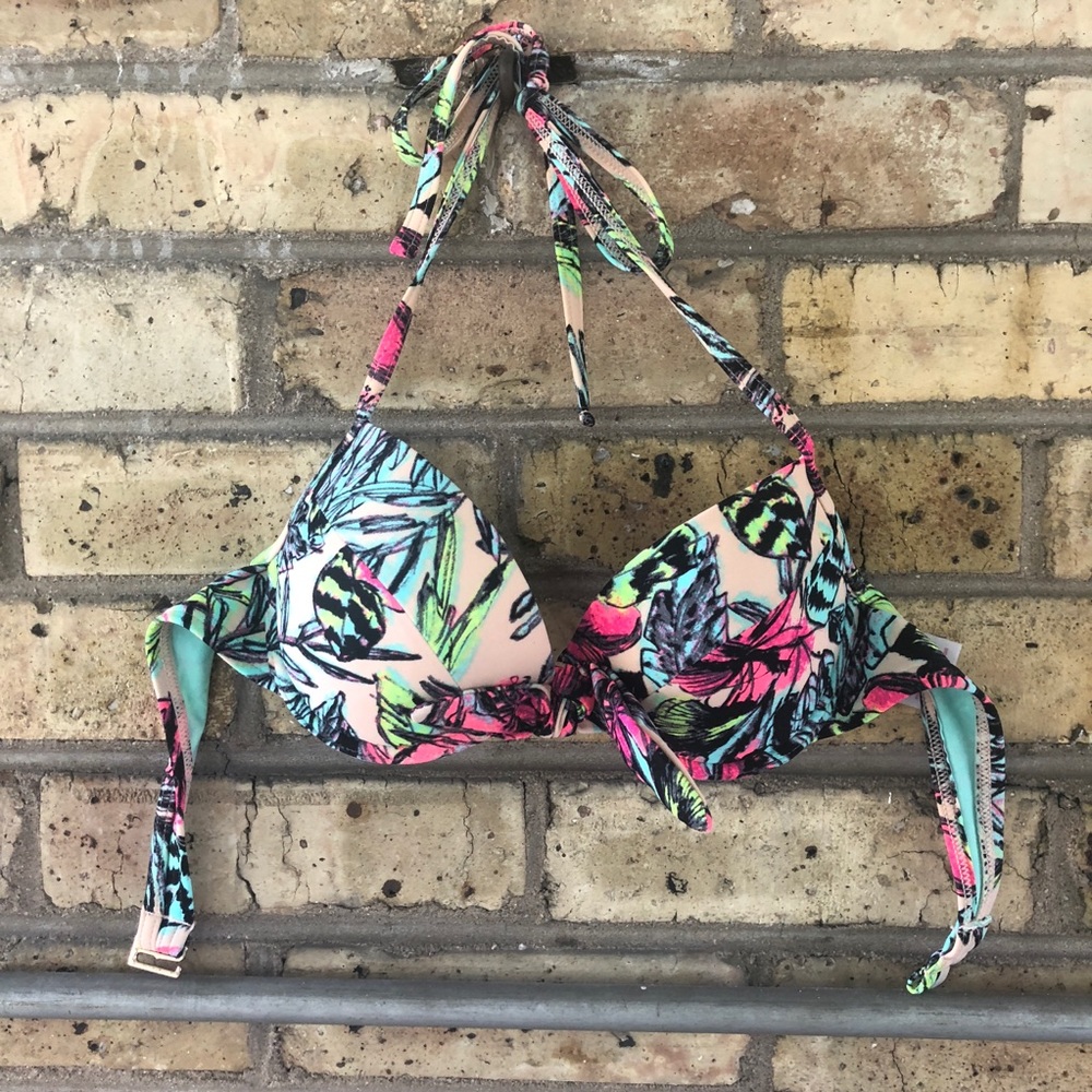 Push-up bikini top!